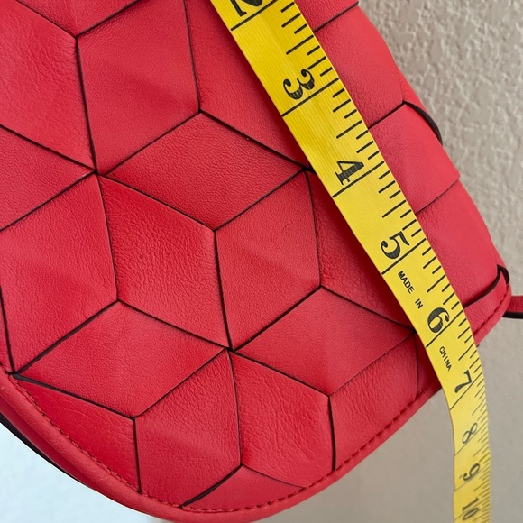Welden Red Crossbody Bag with Geometric Design - Picture 9 of 9